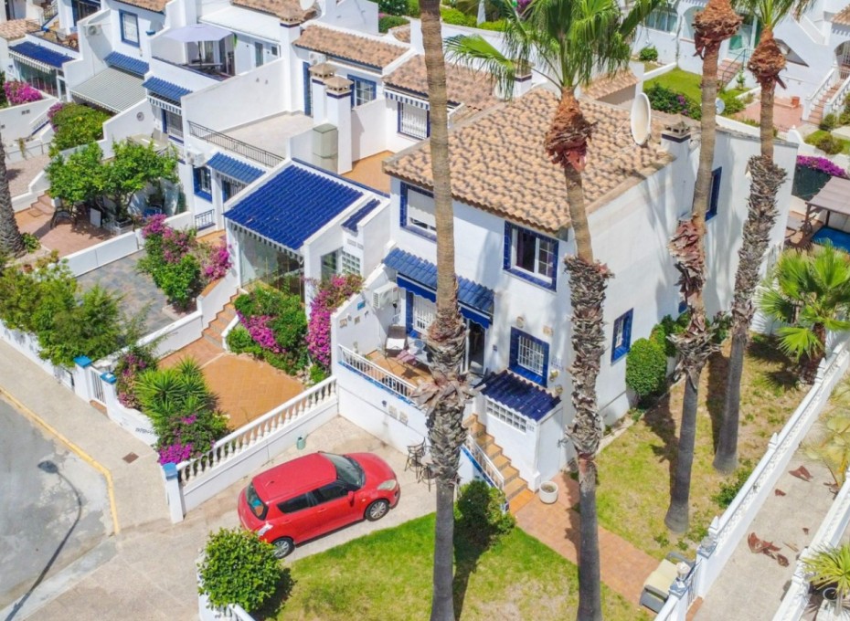 Reventa - Adosado -
Orihuela Costa - La Rioja