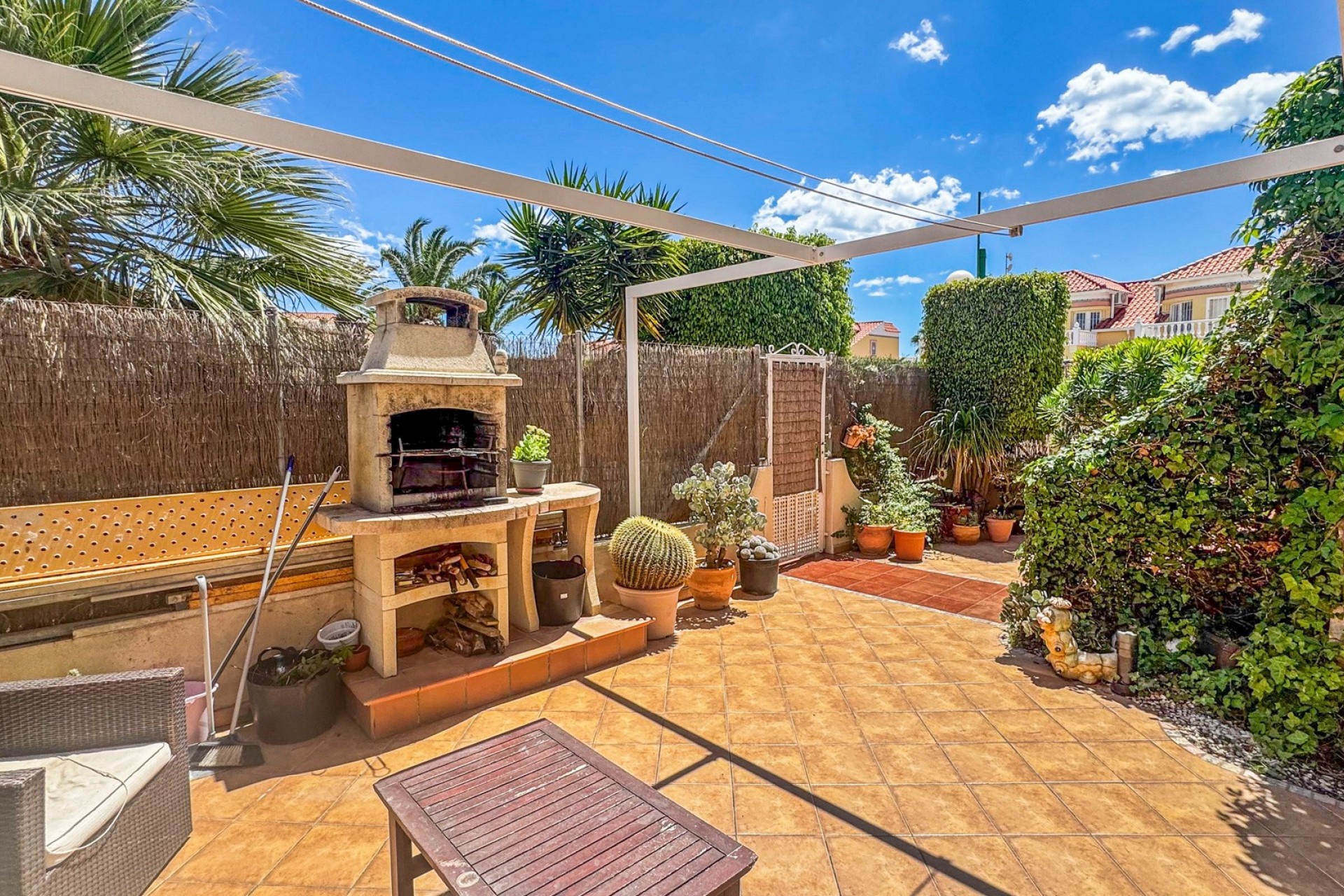 Reventa - Adosado -
Orihuela Costa - Los Almendros-La Florida