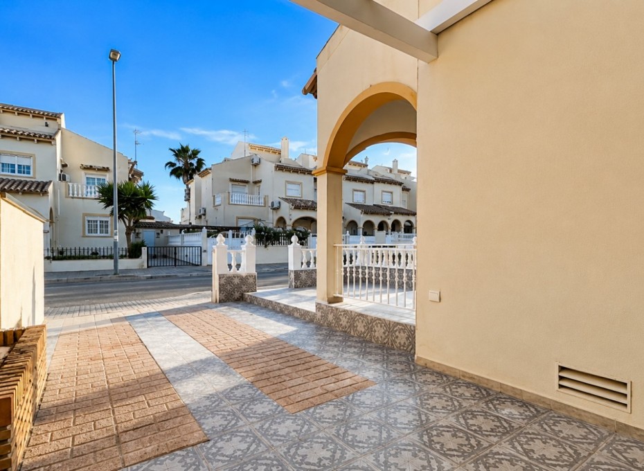 Reventa - Adosado -
Orihuela Costa - Playa Flamenca