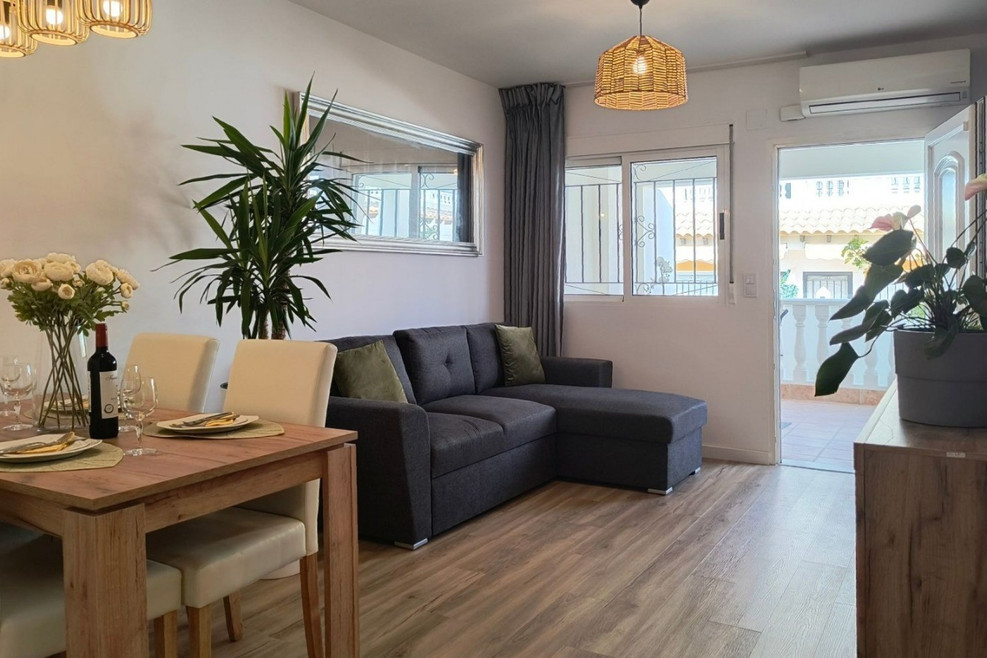 Reventa - Adosado -
Orihuela Costa - Punta Prima