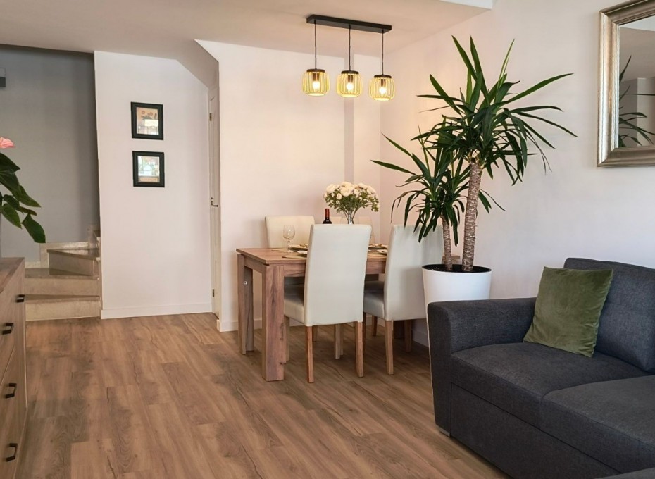 Reventa - Adosado -
Orihuela Costa - Punta Prima
