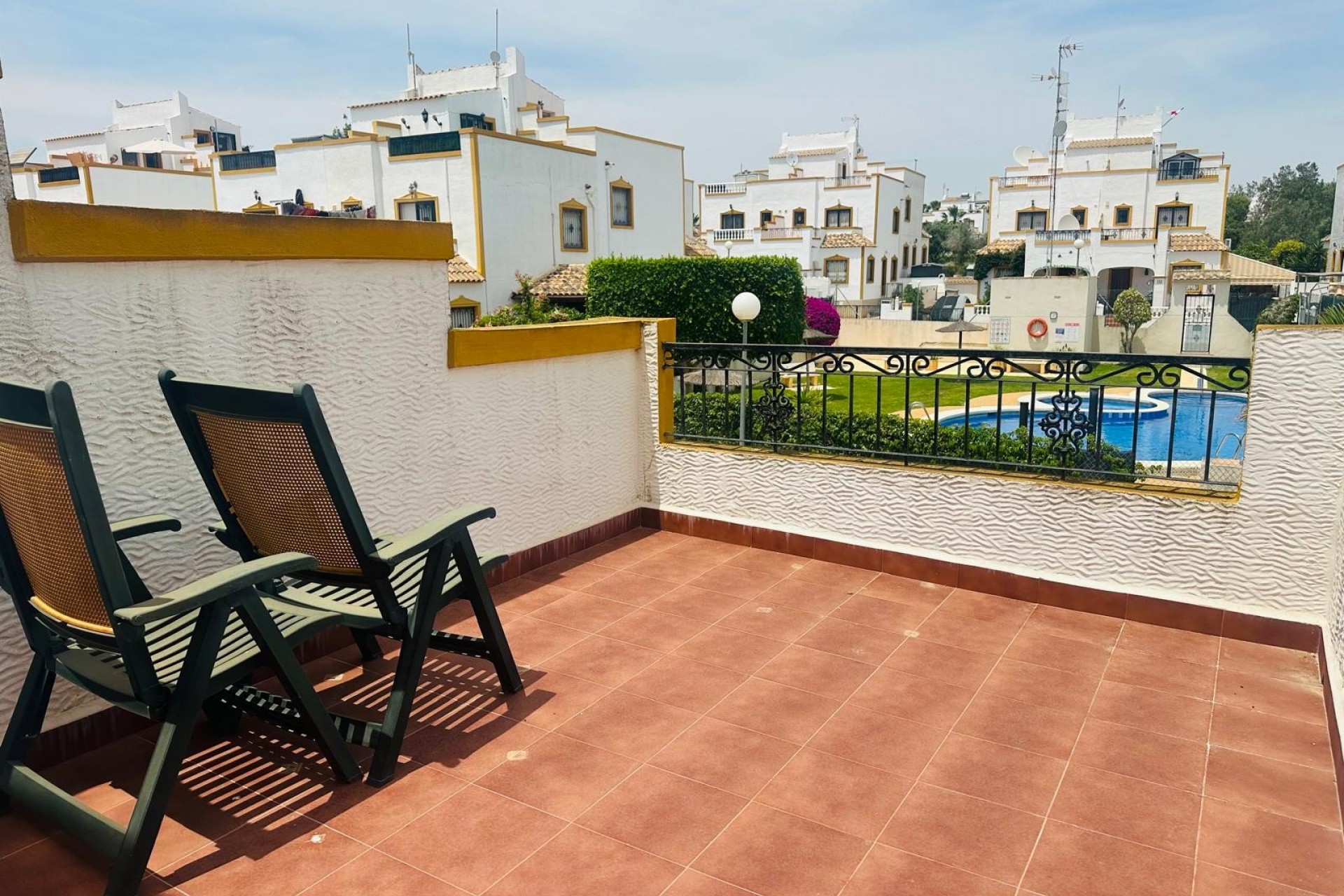 Reventa - Adosado -
Orihuela - Entre Naranjos Vistabella