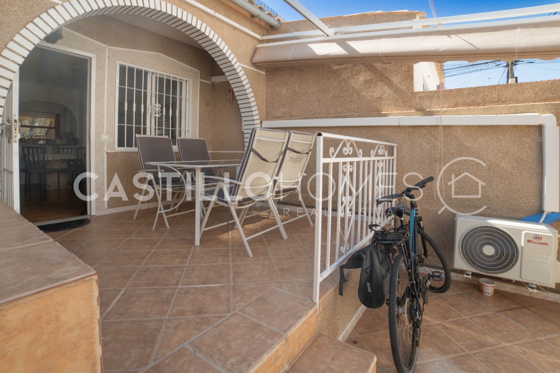 Reventa - Adosado -
Torrevieja - Aguas Nuevas