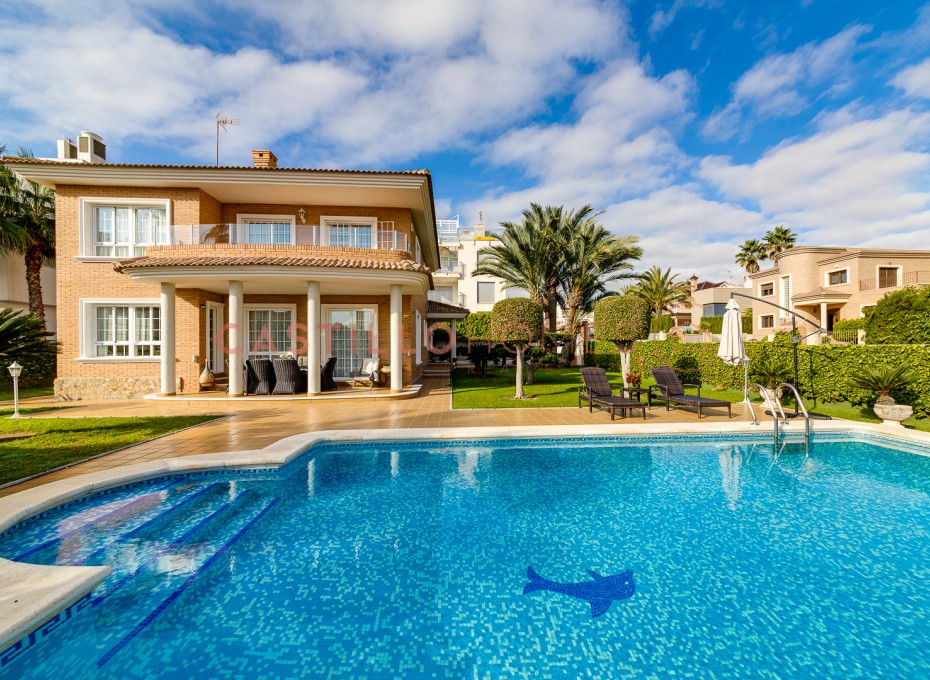 Reventa - Adosado -
Torrevieja - La veleta