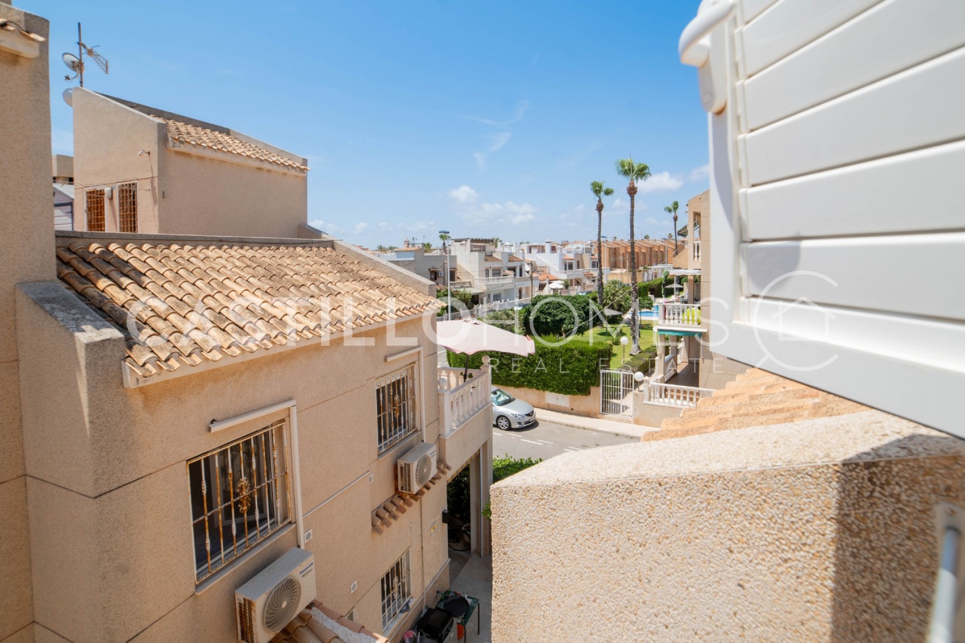Reventa - Adosado -
Torrevieja - Urb. Rosaleda