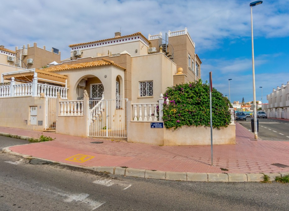 Reventa - Adosado -
Torrevieja