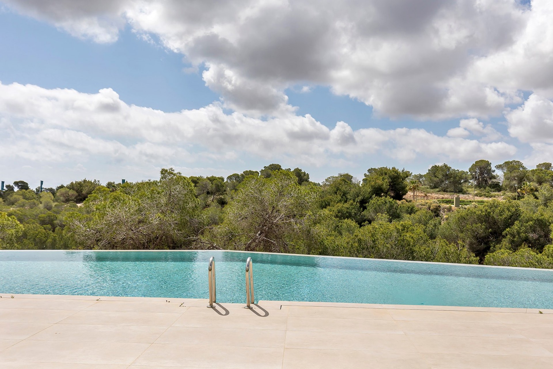 Reventa - Apartamento / piso -
Las Colinas Golf Resort - Las Colinas golf