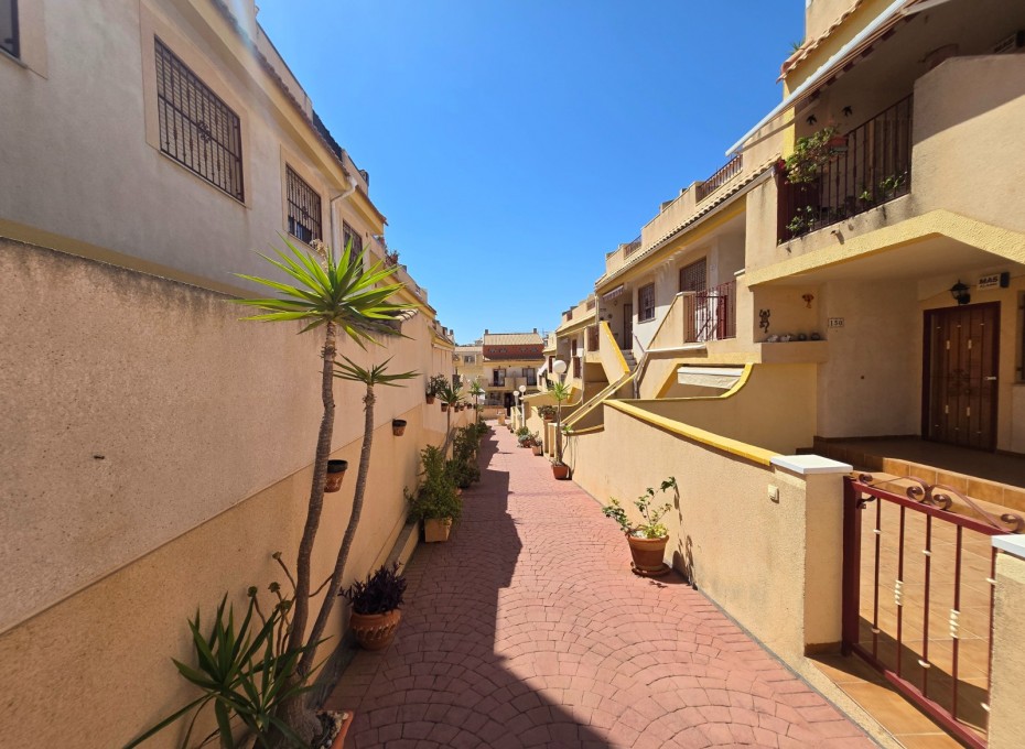 Reventa - Apartamento / piso -
Orihuela Costa - La Zenia