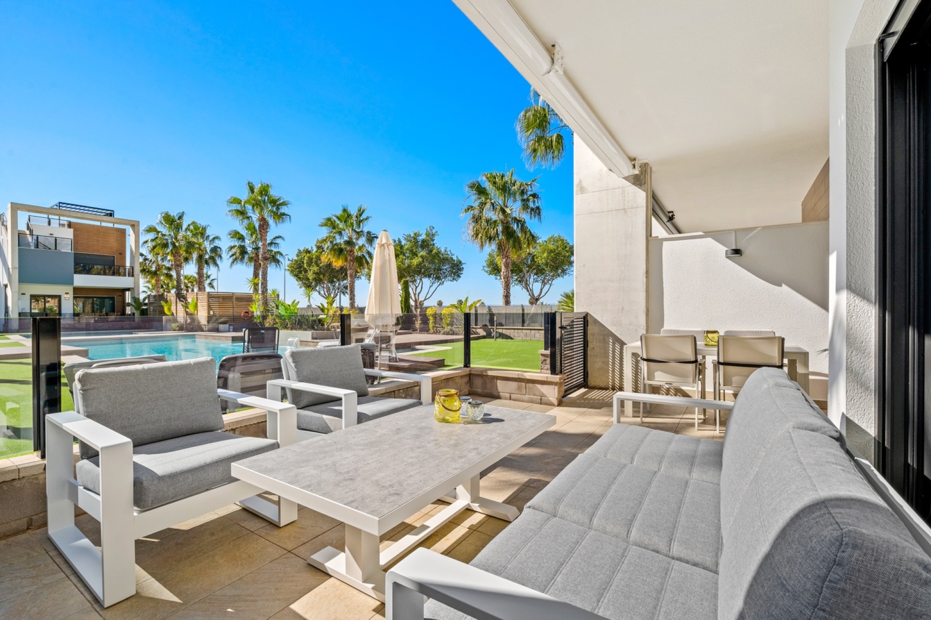 Reventa - Apartment / Flat * -
Guardamar del Segura* - El Raso*