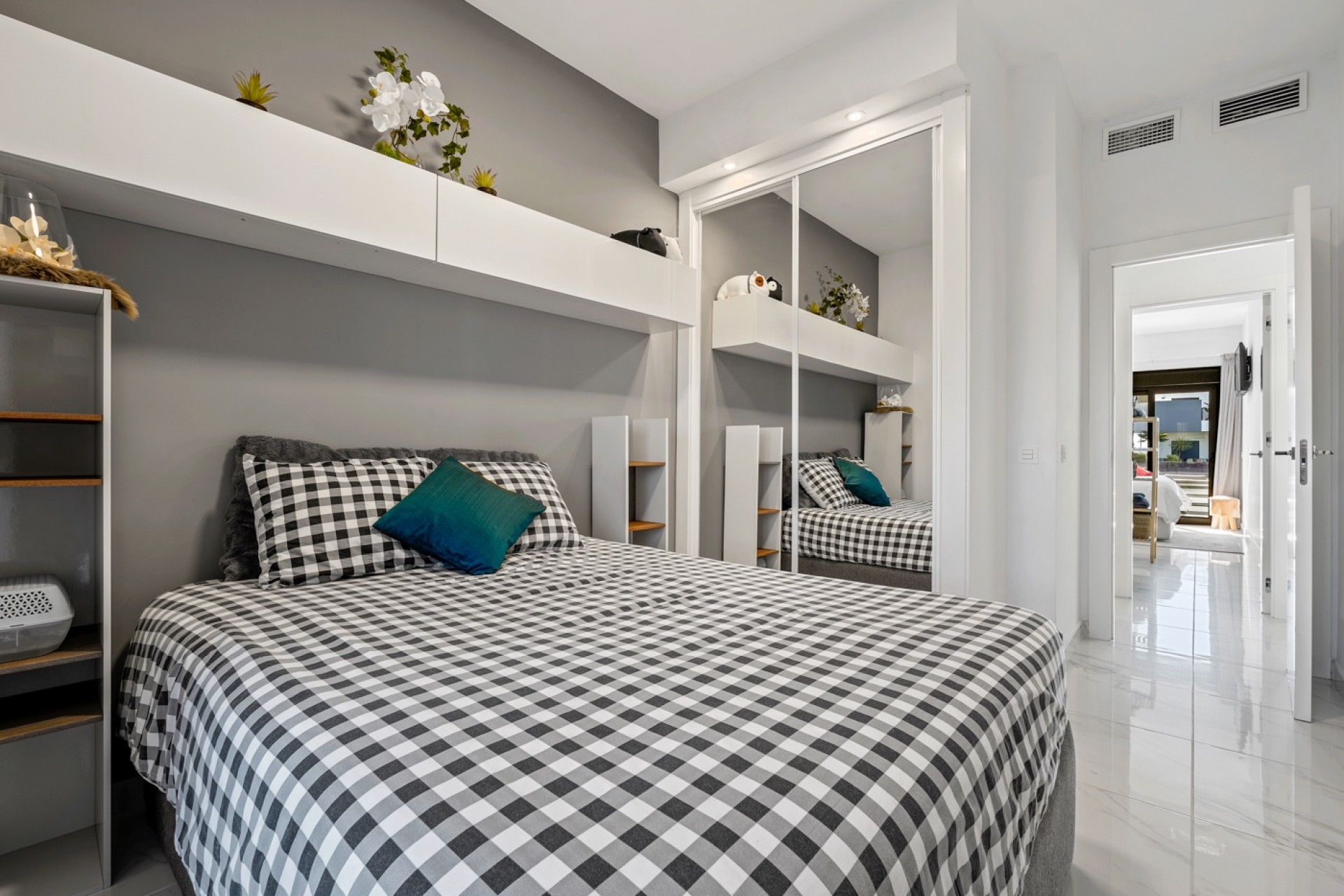 Reventa - Apartment / Flat * -
Guardamar del Segura* - El Raso*