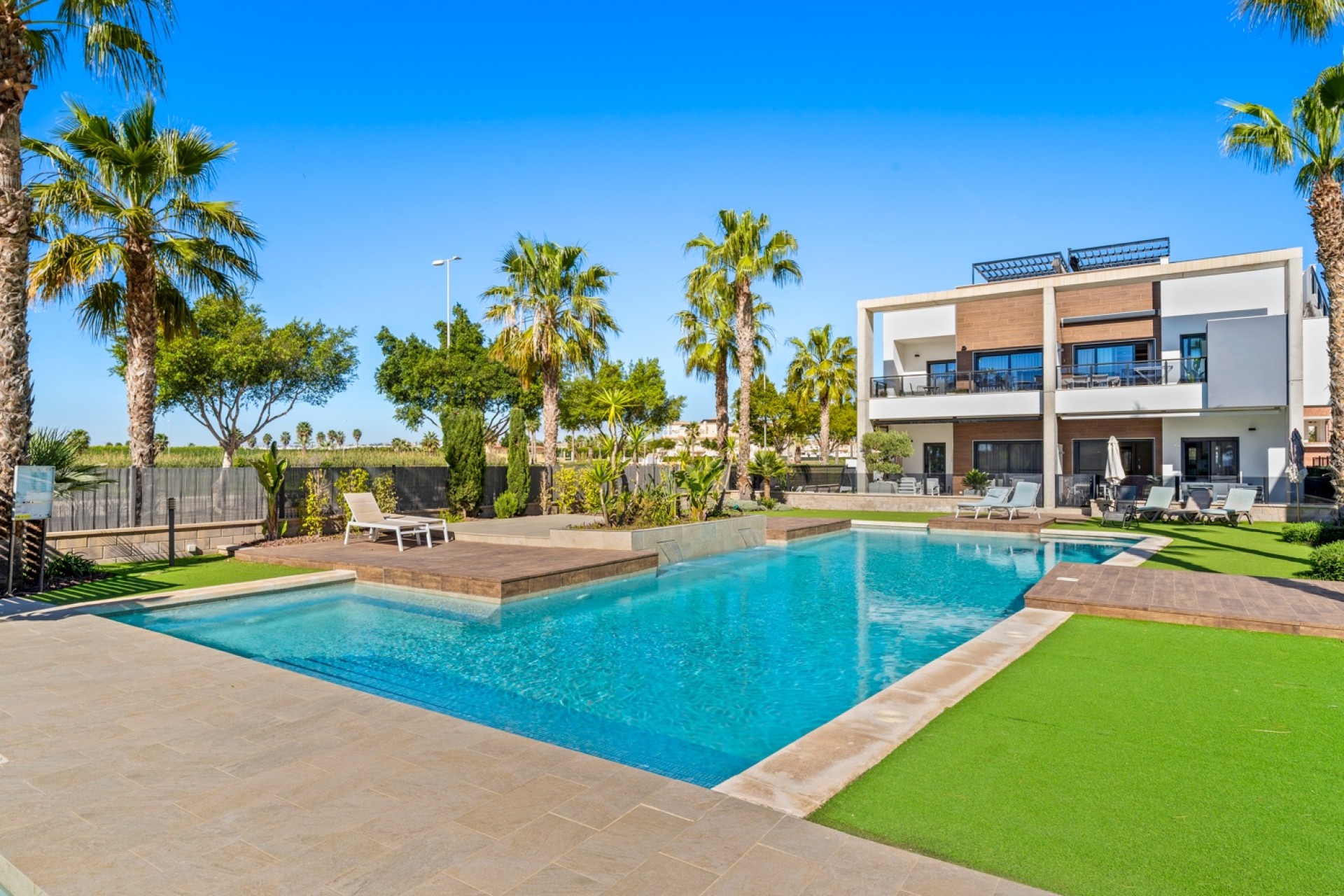 Reventa - Apartment / Flat * -
Guardamar del Segura* - El Raso*