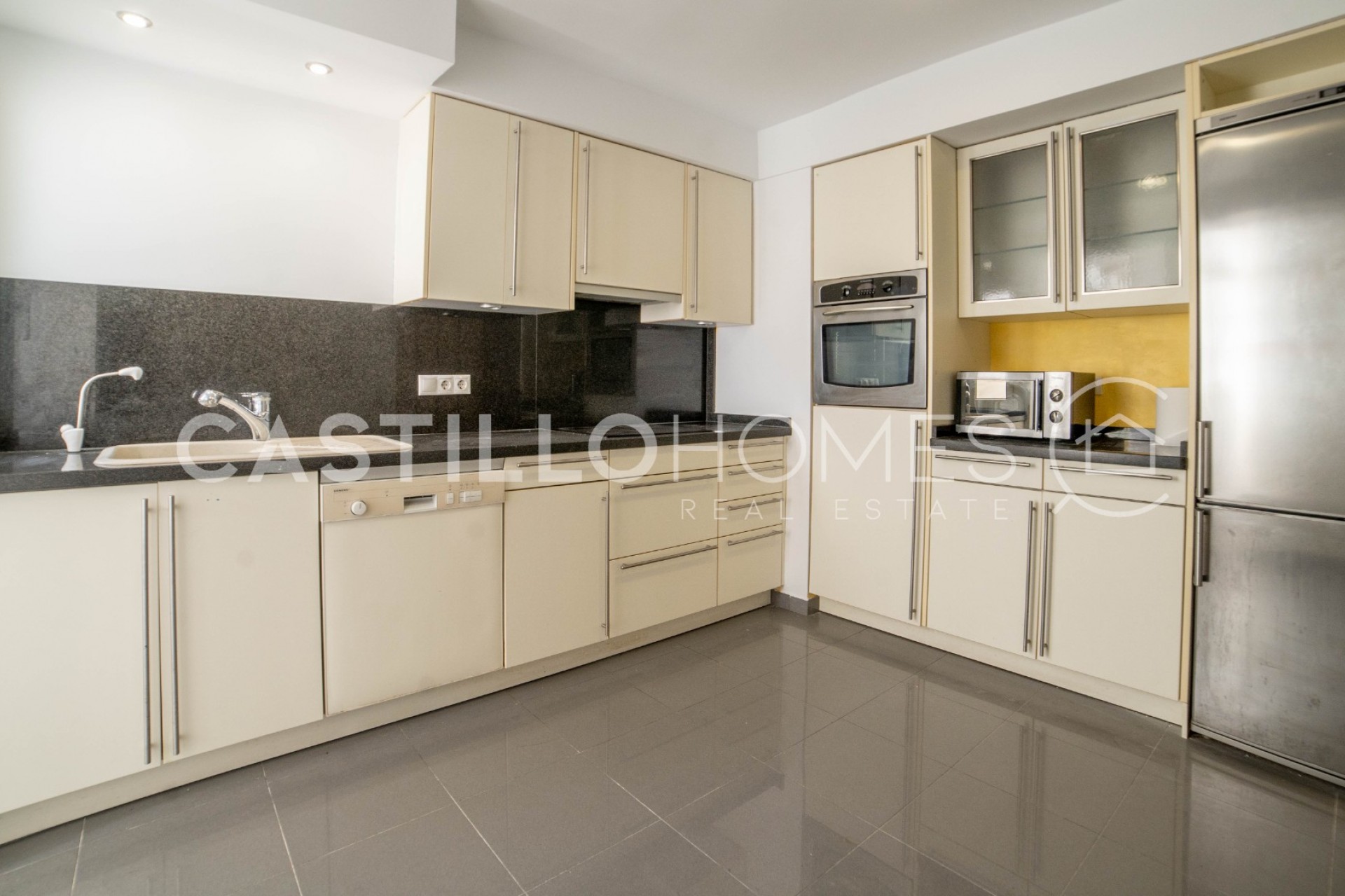 Reventa - Ático -
Torrevieja - Centro