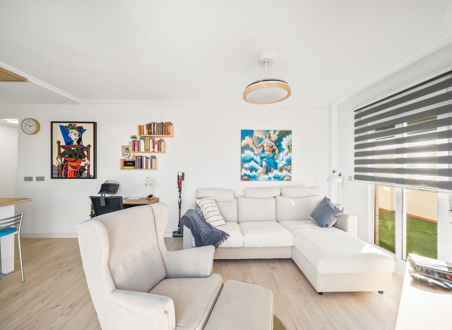 Reventa - Atico -
Torrevieja - La Mata