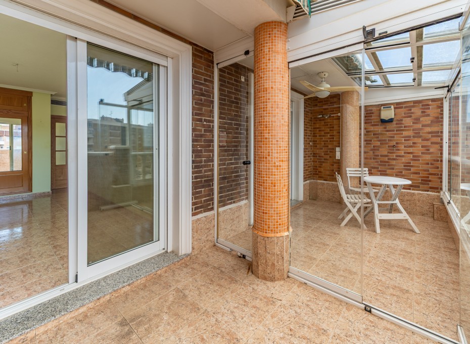 Reventa - Atico -
Torrevieja - Puerto