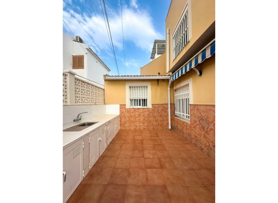 Reventa - Bungalow -
Torrevieja - Urb. Rosaleda