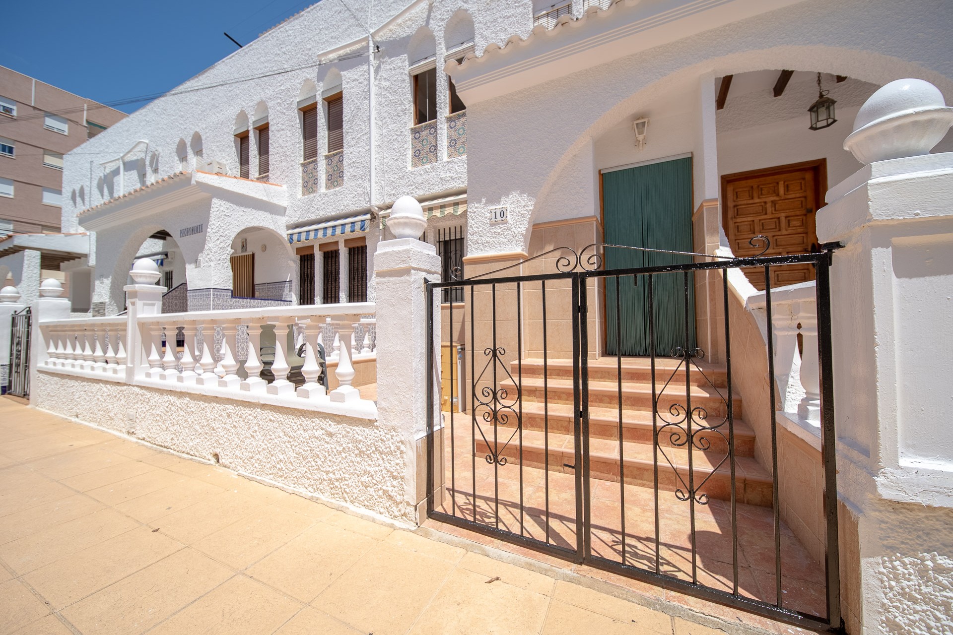 Reventa - Casa de Pueblo -
Torrevieja - La Mata