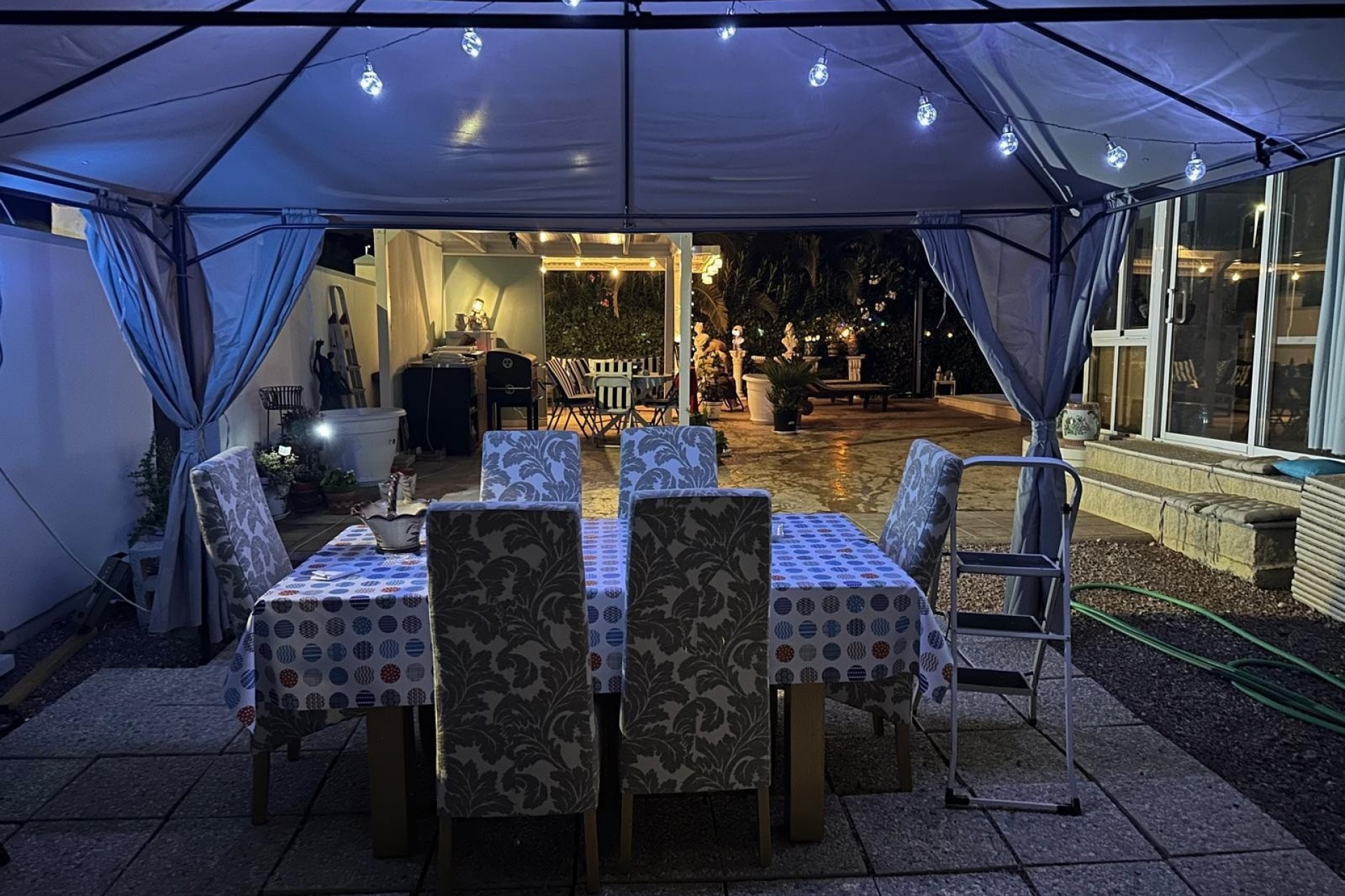 Reventa - Chalet / Villa -
Hondón de las Nieves - Urbaniz La Montañosa