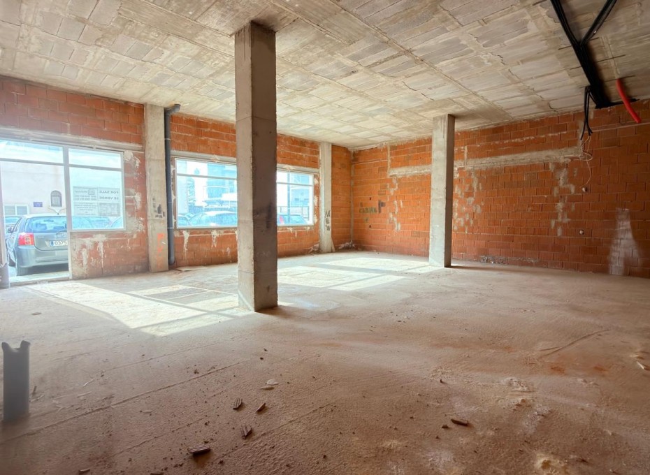 Reventa - Comercial -
Orihuela Costa* - Los Dolses*