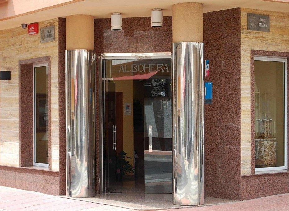 Reventa - Comercial -
Santiago de la Ribera - Centro