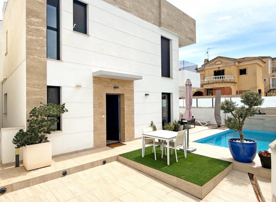 Reventa - Detached Villa -
Orihuela Costa - Villamartín