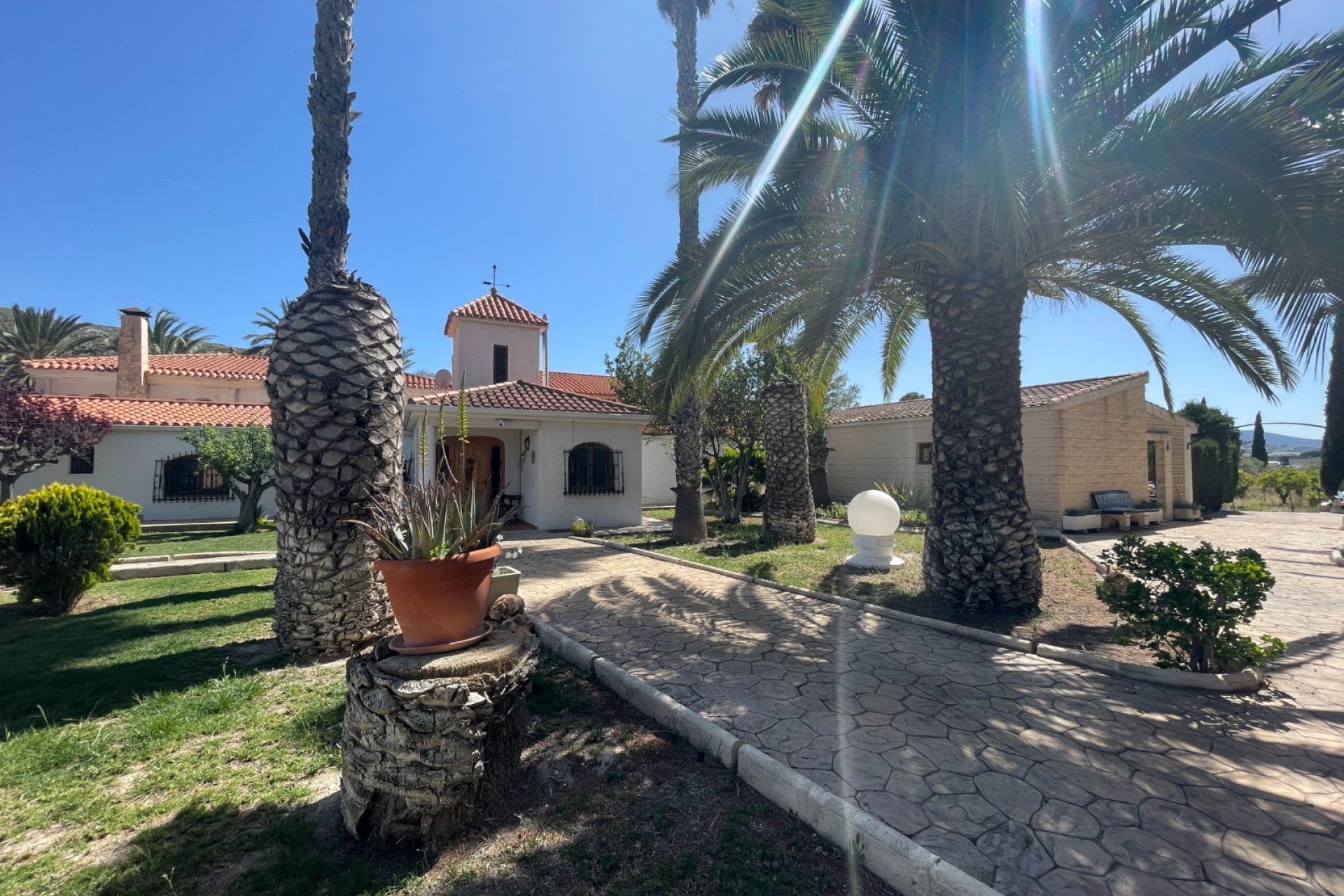 Reventa - Finca / Country Property -
Elda