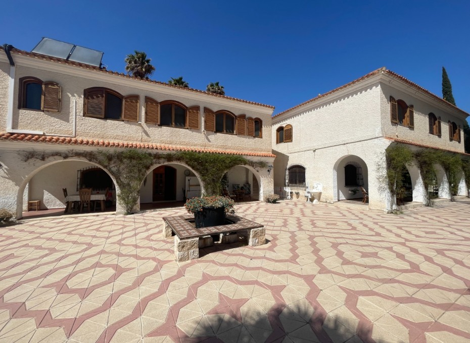 Reventa - Finca / Country Property -
Elda