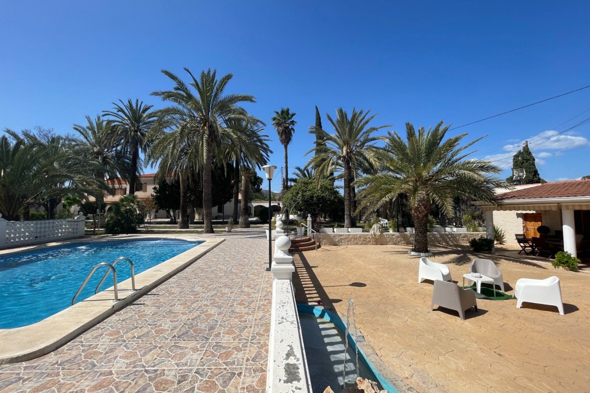 Reventa - Finca / Country Property -
Elda