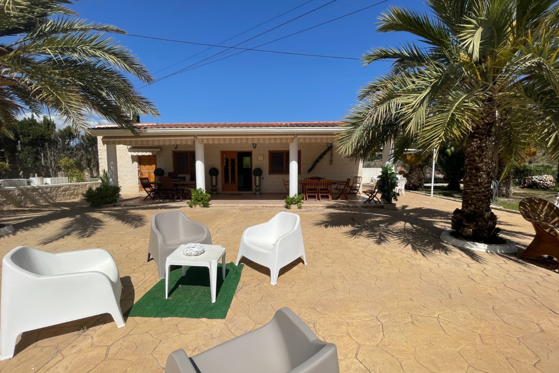 Reventa - Finca / Country Property -
Elda