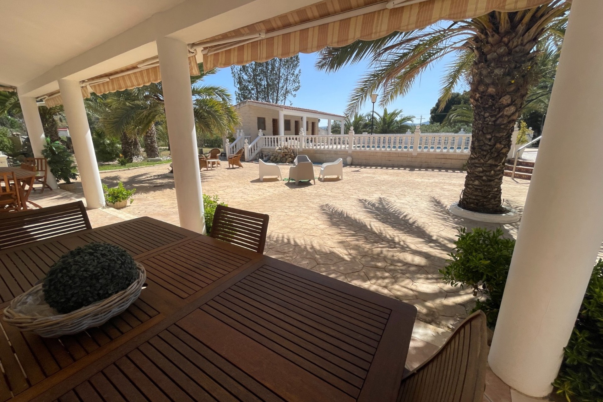 Reventa - Finca / Country Property -
Elda