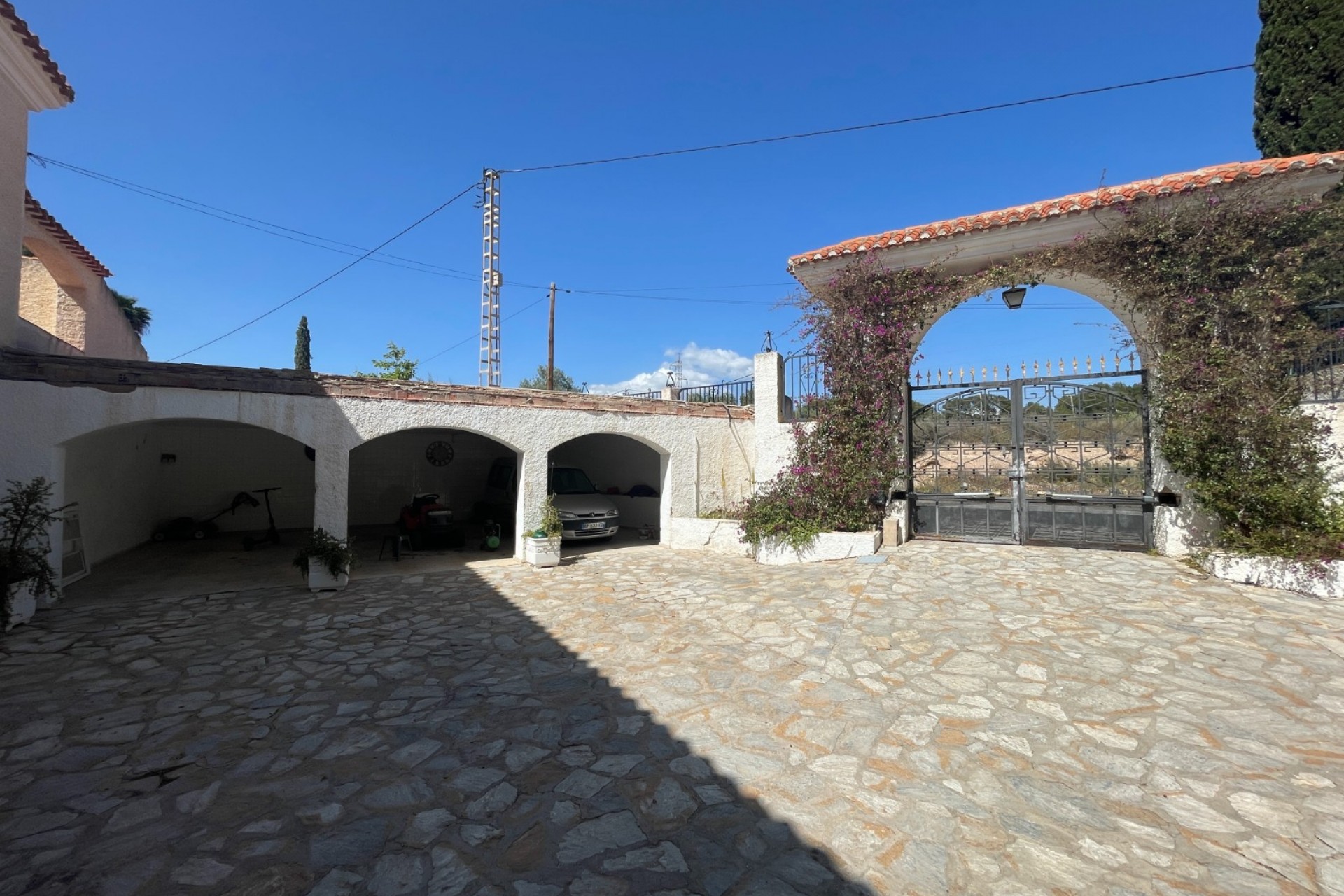 Reventa - Finca / Country Property -
Elda