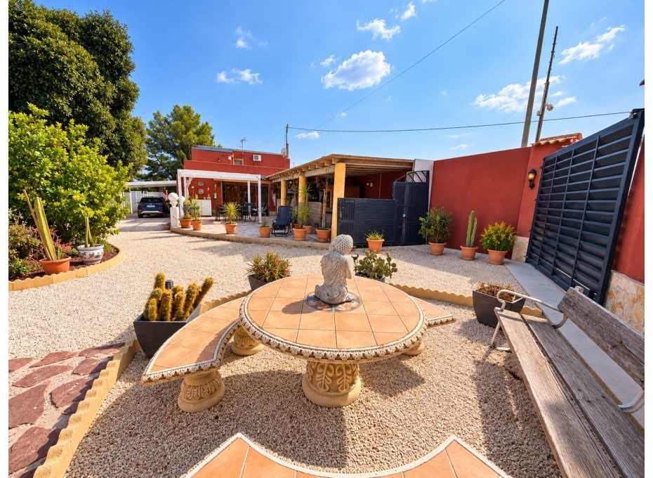 Reventa - Finca / Country Property -
Orihuela