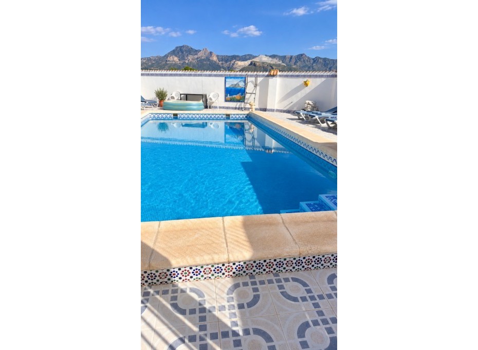 Reventa - Finca / Country Property -
Orihuela
