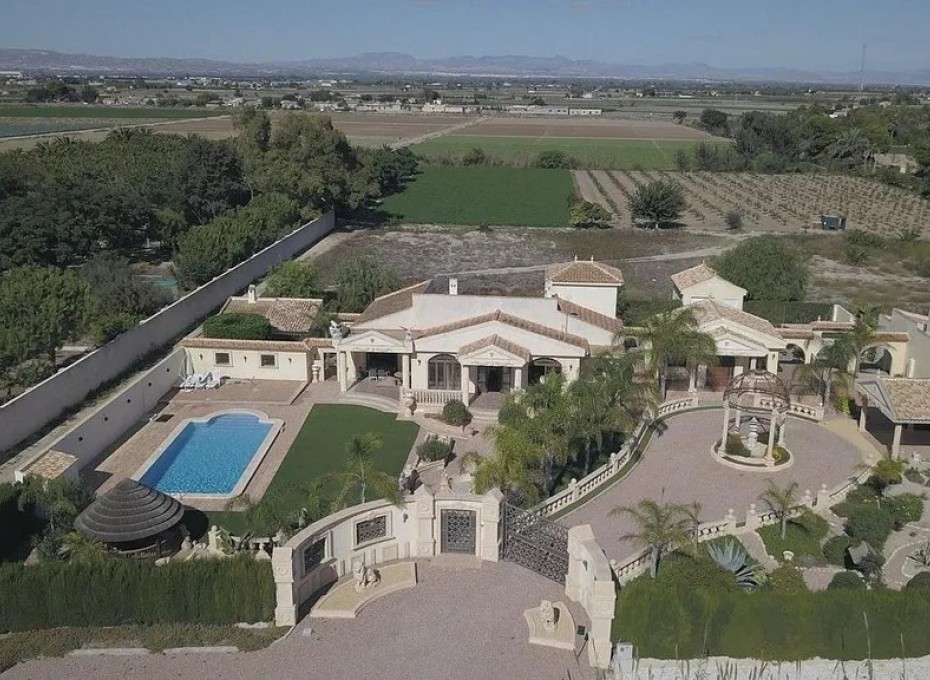 Reventa - Finca -
Daya Vieja