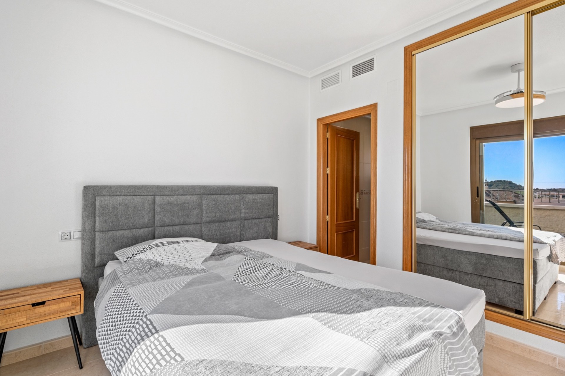 Reventa - House -
San Miguel de Salinas*