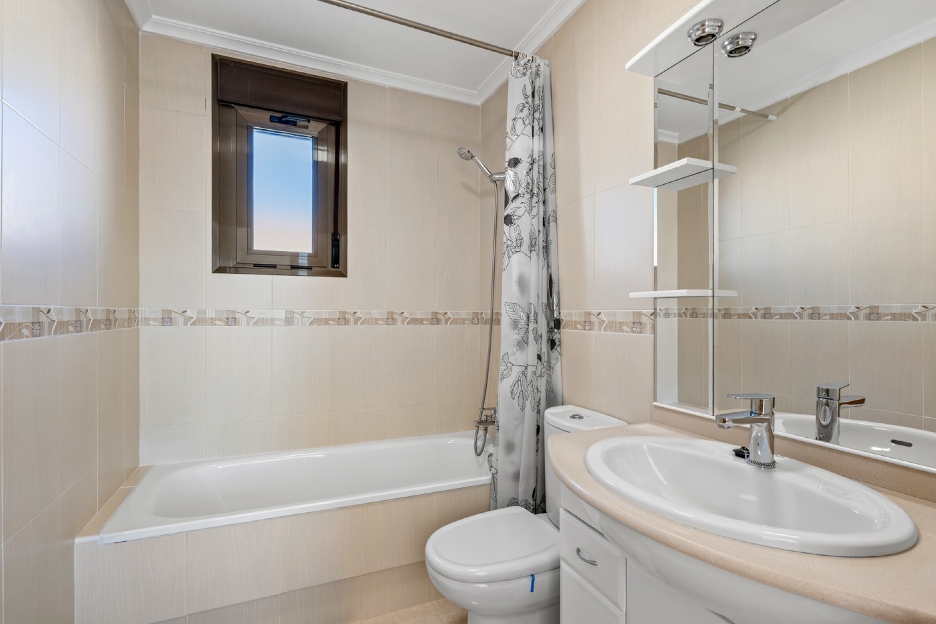 Reventa - House -
San Miguel de Salinas*