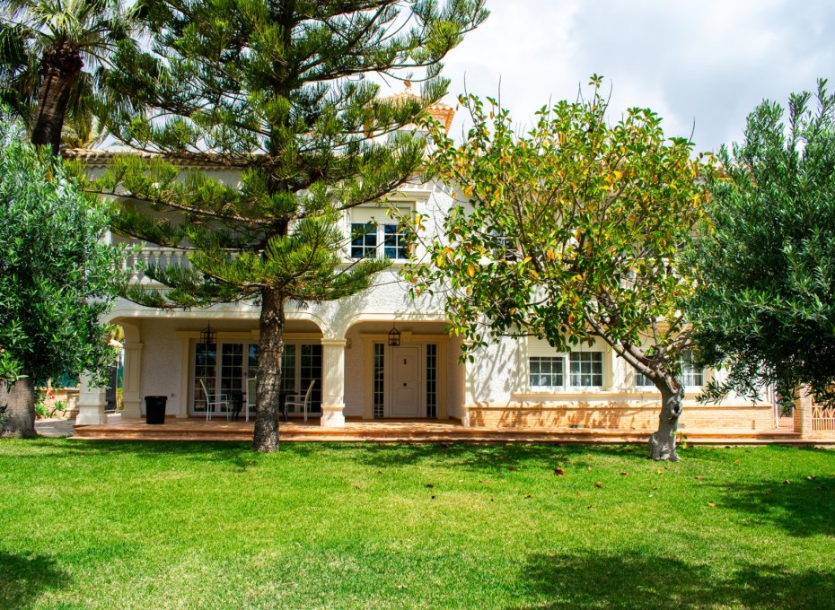 Reventa - Independent villa -
Orihuela Costa - MUY CERCA DE LA PLAYA