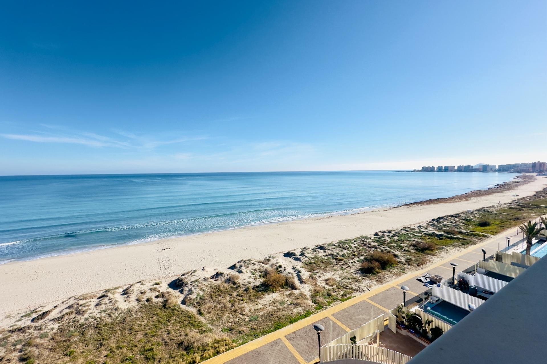 Reventa - Piso -
La Manga del Mar Menor - Playa del Esparto-Veneziola