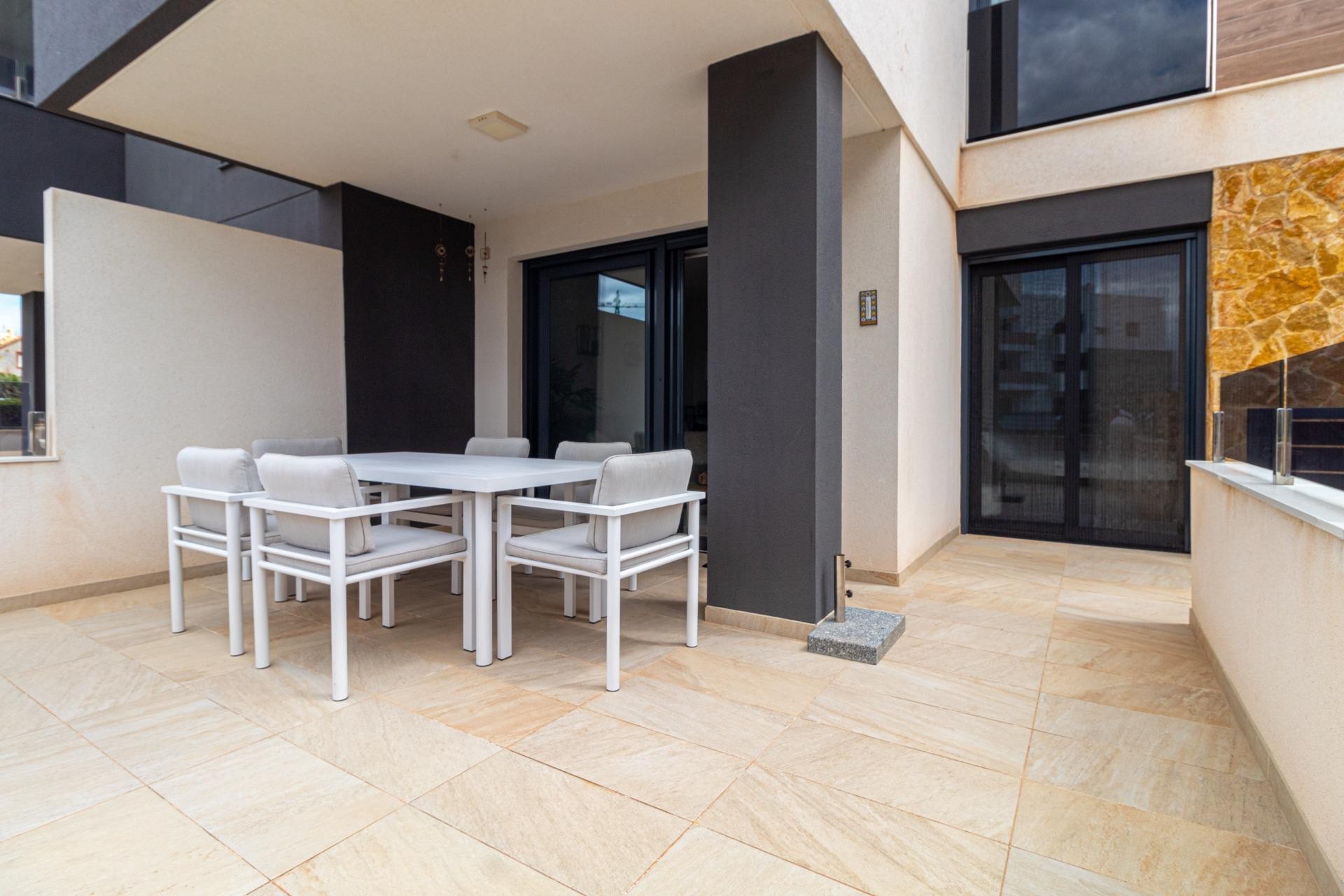 Reventa - Piso -
Orihuela Costa - La Florida