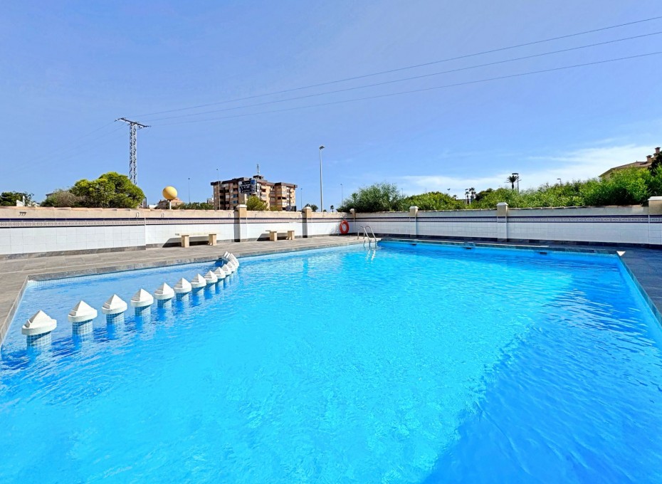Reventa - Piso -
Orihuela Costa - La Zenia