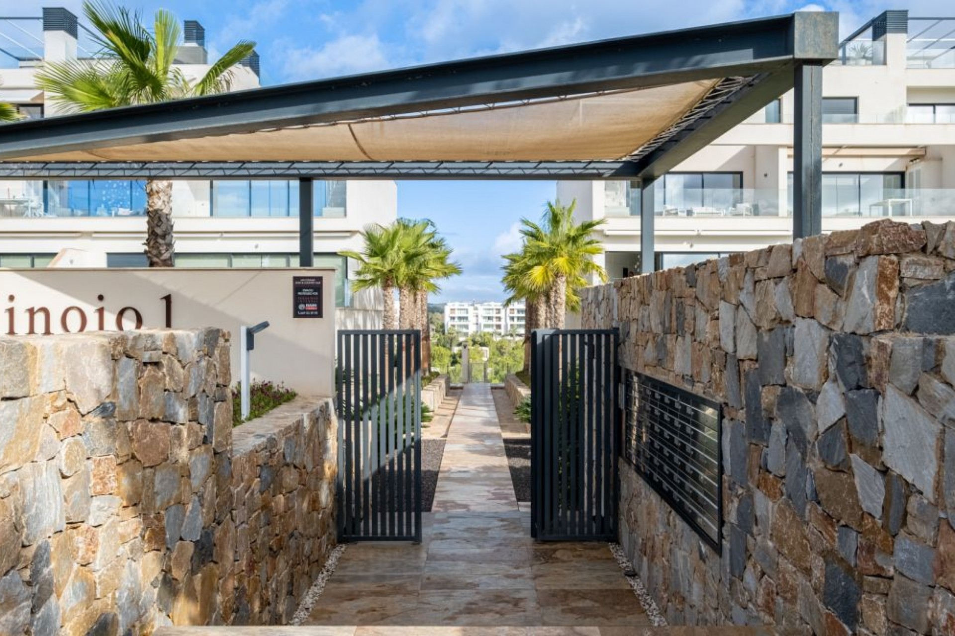 Reventa - Piso -
Orihuela Costa - Las Colinas golf