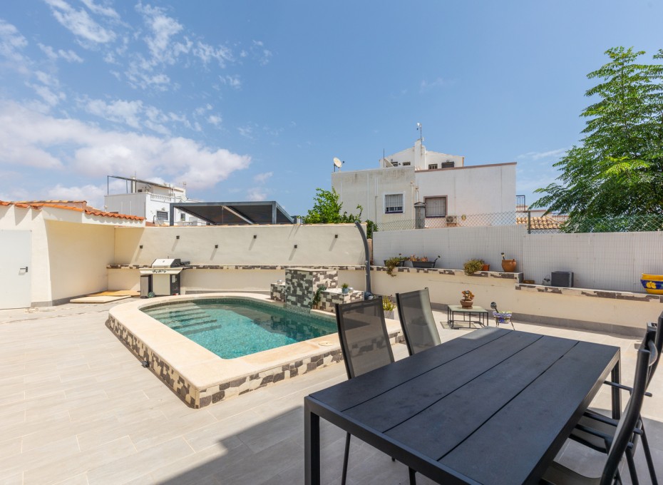 Reventa - Piso -
Orihuela Costa - Los Altos