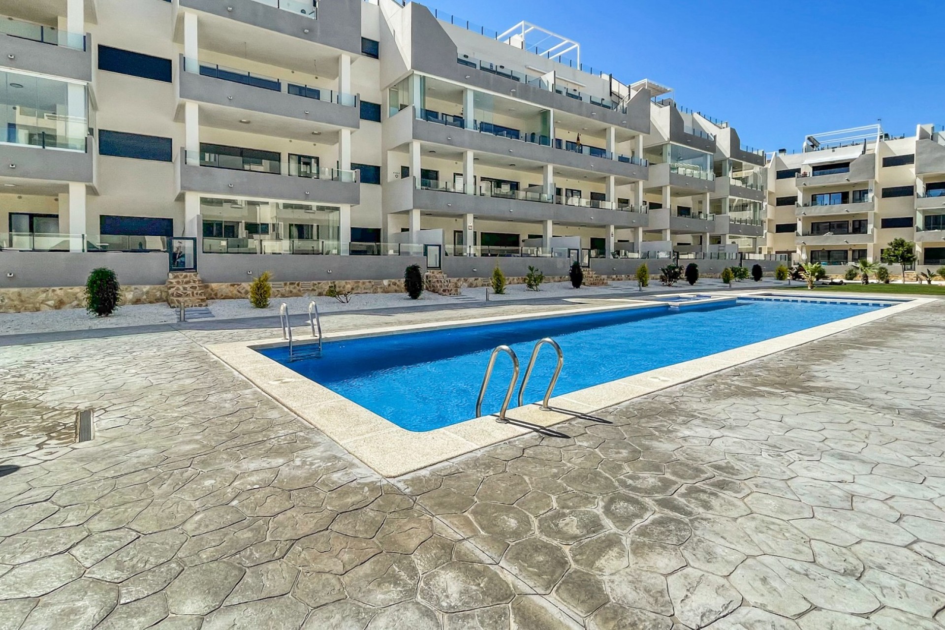 Reventa - Piso -
Orihuela Costa - Los Dolses