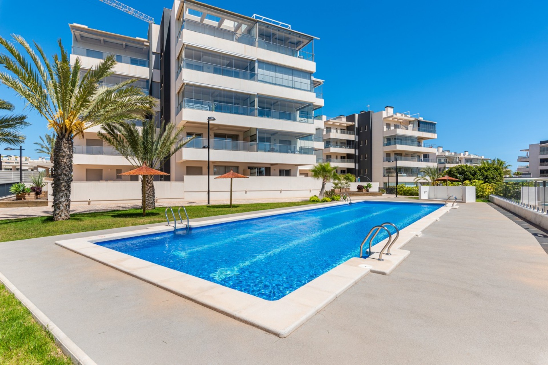 Reventa - Piso -
Orihuela Costa - Los Dolses