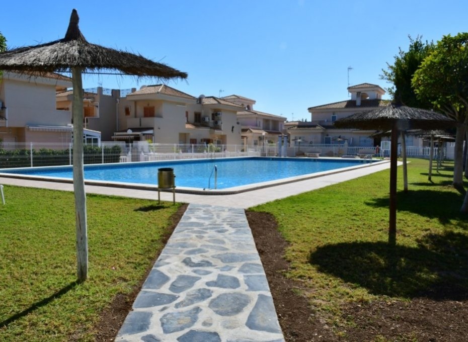 Reventa - Piso -
Orihuela Costa - Playa Flamenca