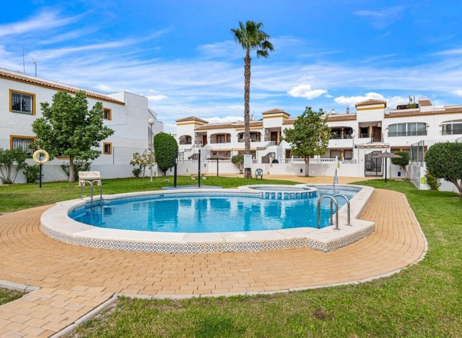 Reventa - Piso -
Orihuela - Entre Naranjos Vistabella