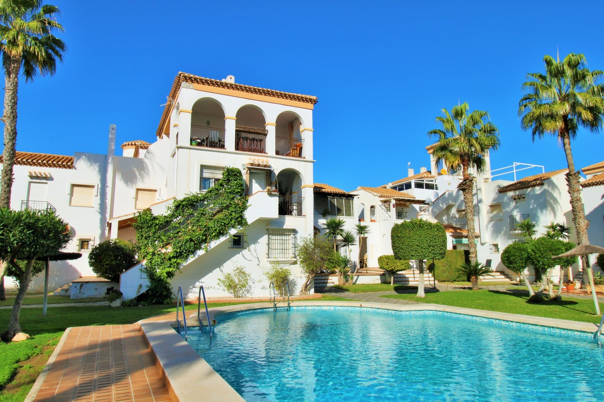 Reventa - Piso -
Playa Flamenca