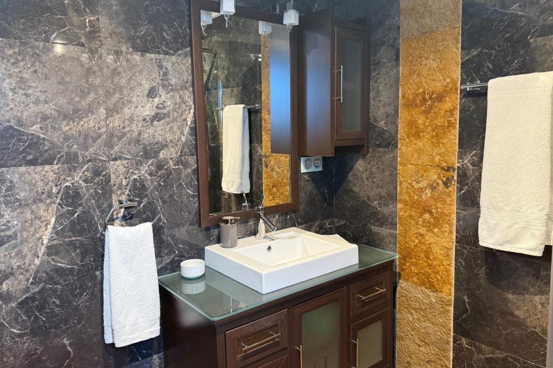 Reventa - Piso -
San Miguel de Salinas