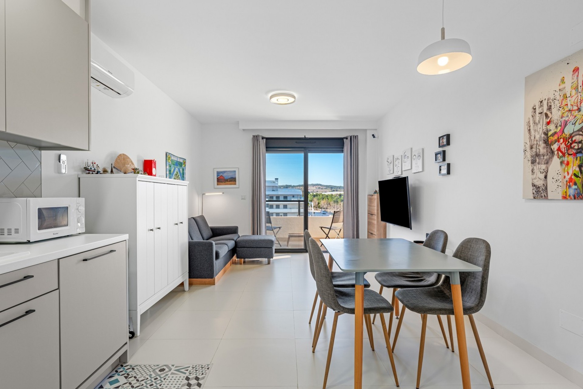 Reventa - Piso -
San Miguel de Salinas