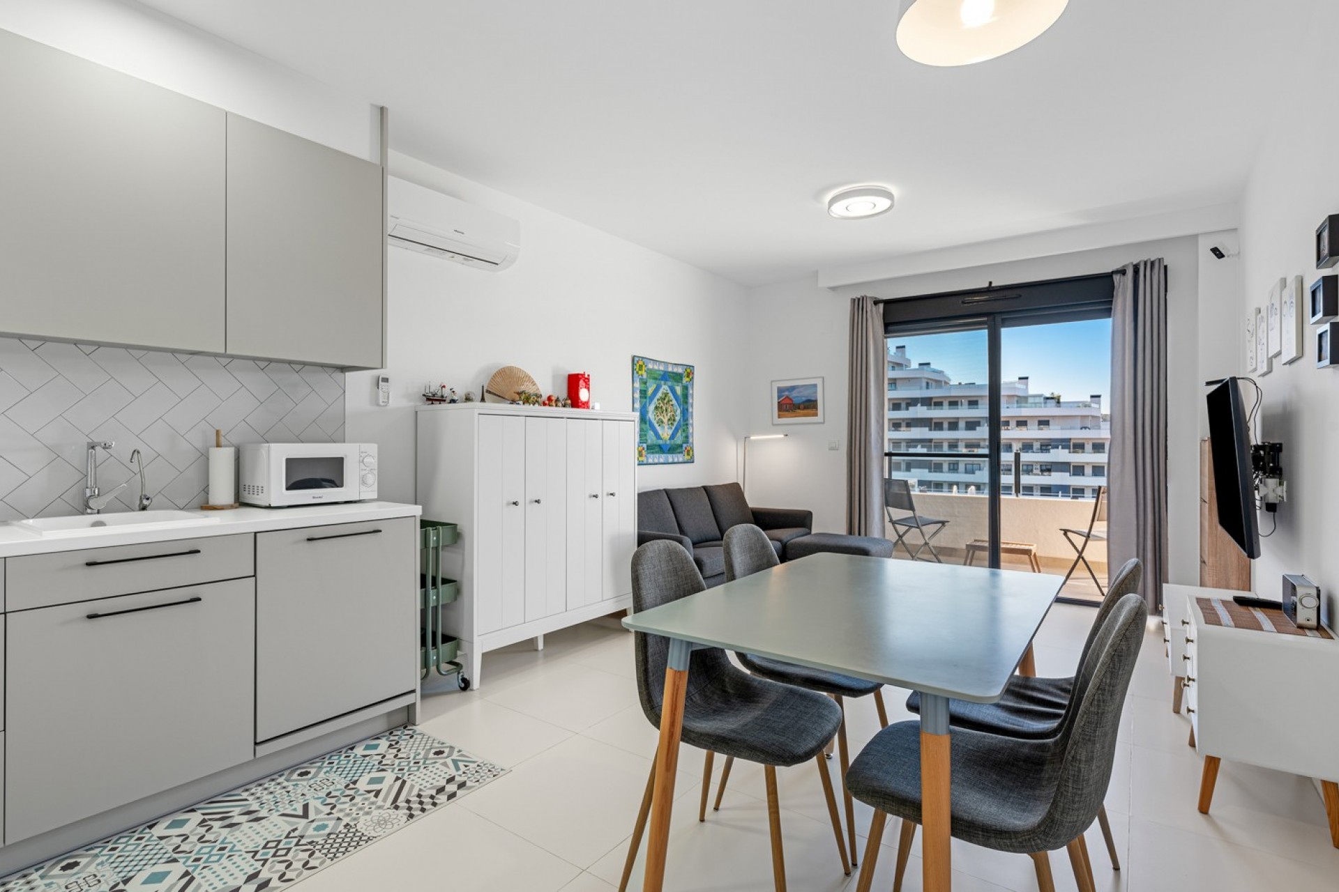 Reventa - Piso -
San Miguel de Salinas