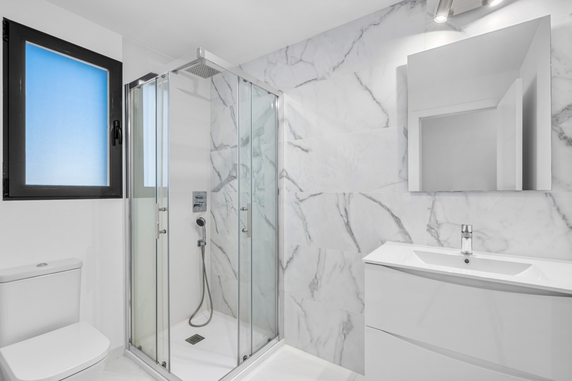 Reventa - Piso -
San Miguel de Salinas